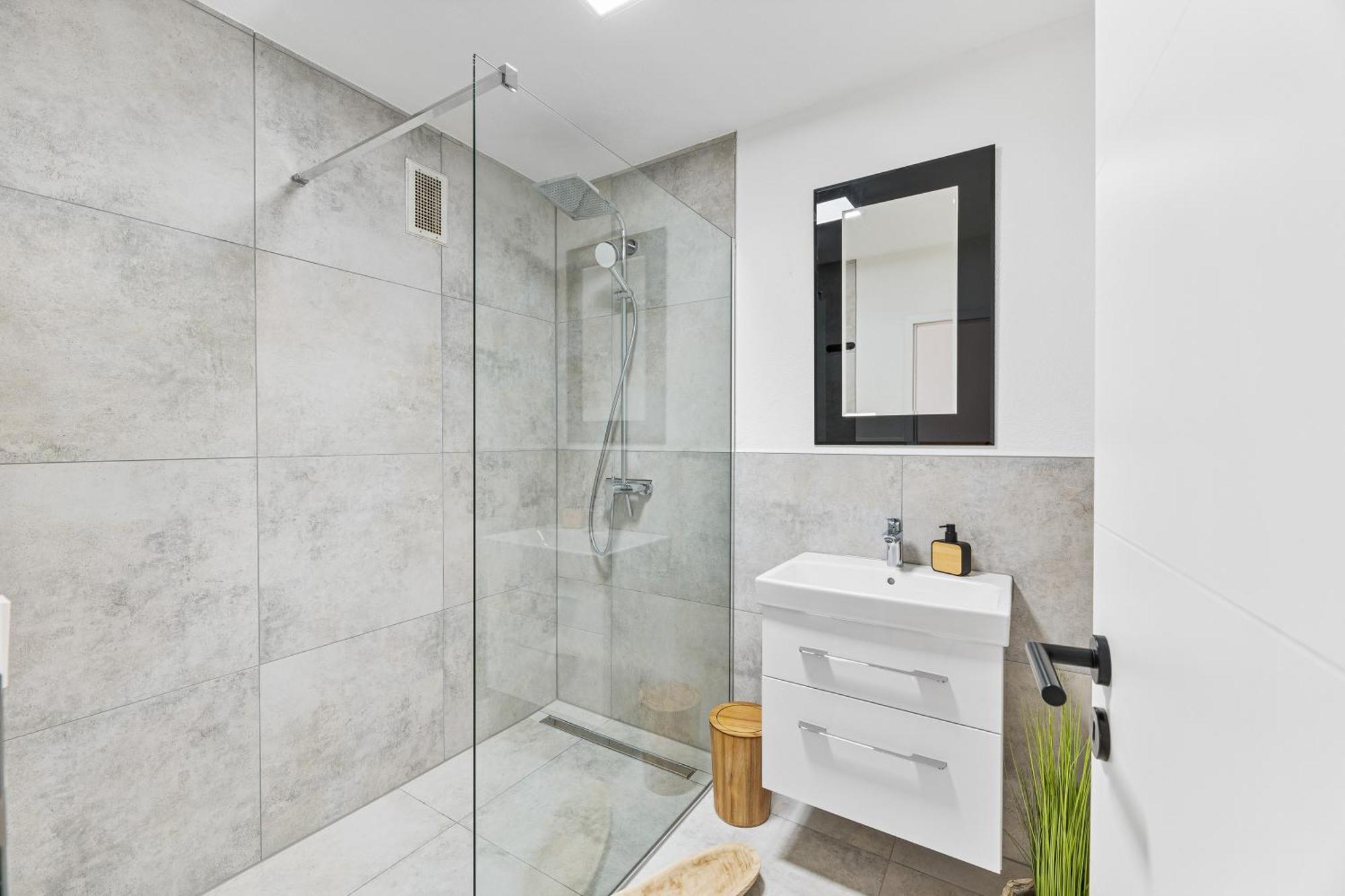 Neu: Stylische Suite Mit Ausblick Sindelfingen Luaran gambar